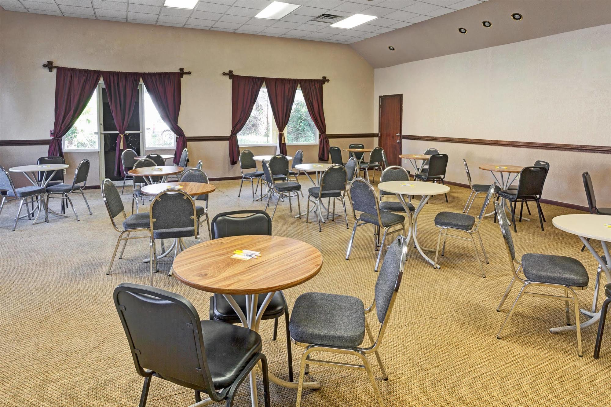 Days Inn By Wyndham Jacksonville South Memorial Hospital المظهر الخارجي الصورة