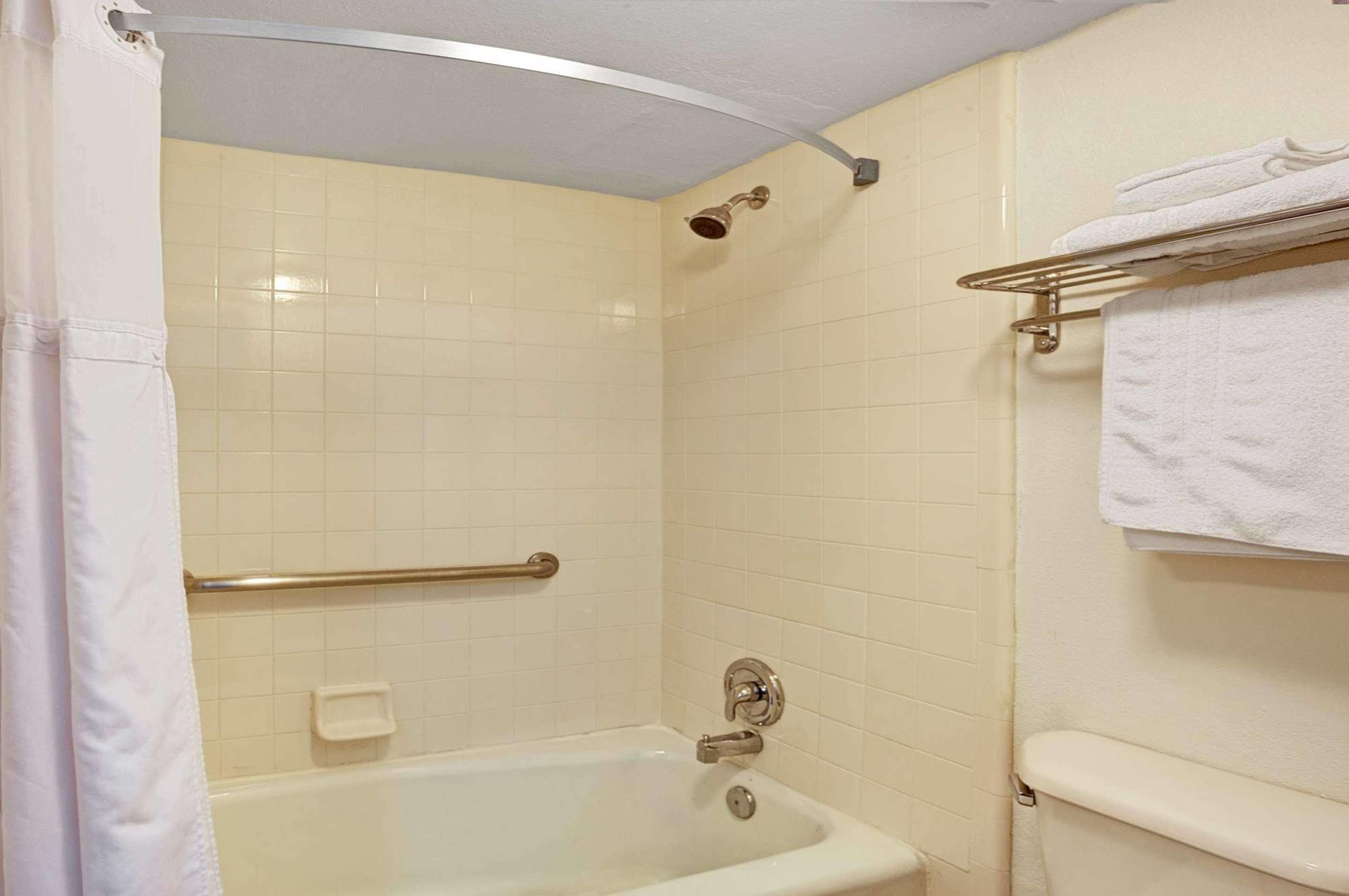 Days Inn By Wyndham Jacksonville South Memorial Hospital المظهر الخارجي الصورة